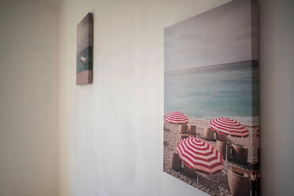 Fully Equipped Apartment With Parking 6 Beds Marseille